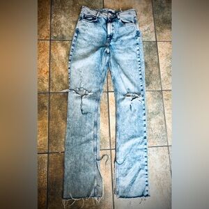 Women’s Zara Distressed Light Blue Jeans size 8
